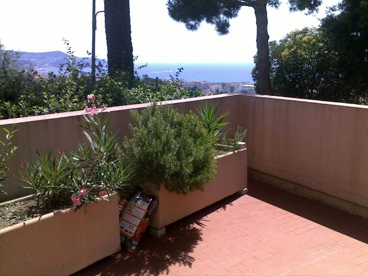 Relaxing Place With Wonderful View...Calme Avec Vue Magnifique Sur La Baie Des Anges, Mais En Campagne A 12 Minutes De La Promenade Des Anglais 니스 외부 사진